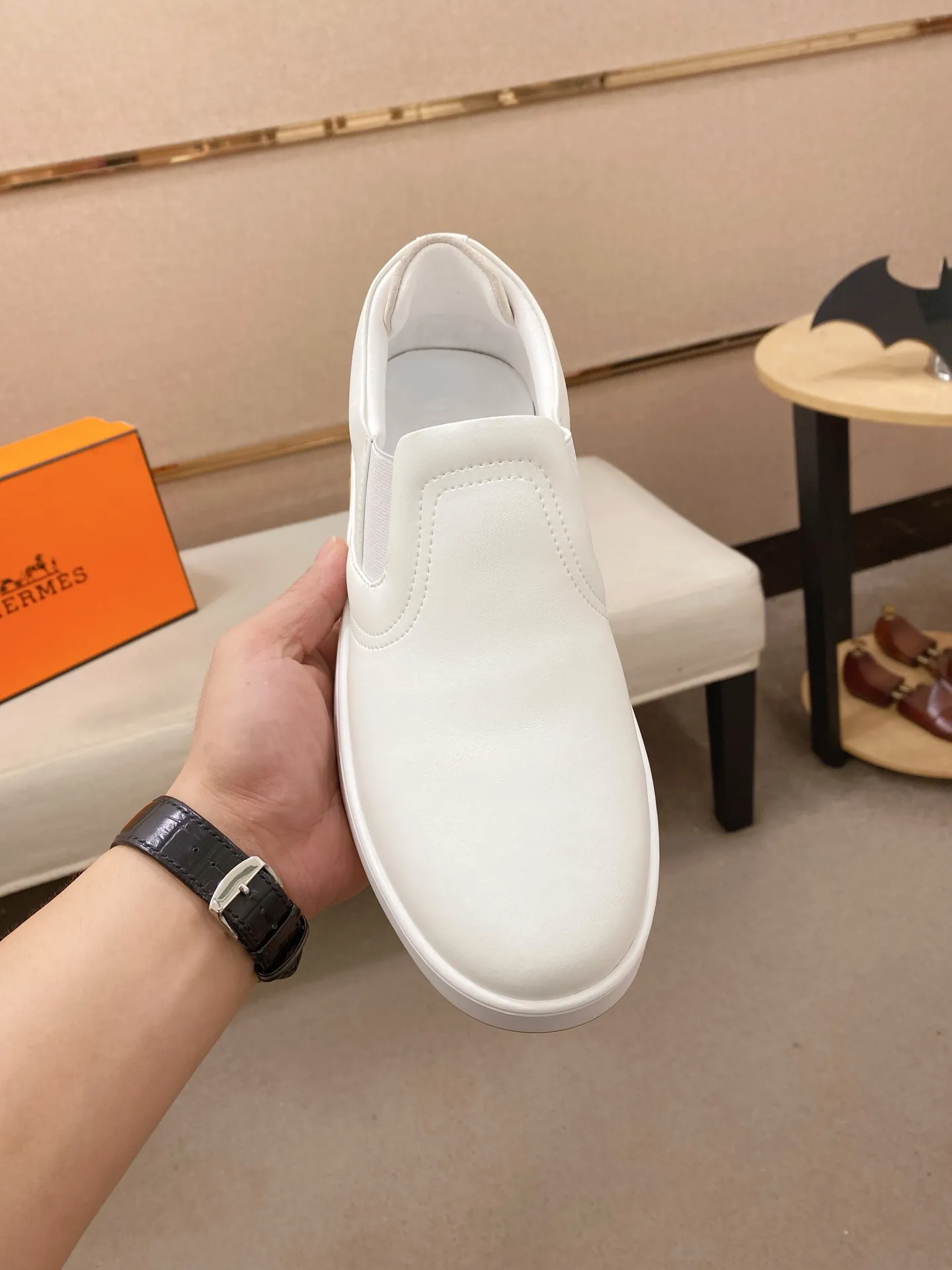 Men's clothing and shoes💰: 442💰《HERMES》【Classic original single version】Hermès; top 🔝purchase agent🔍🔍men's latest 🇺🇸 counter sales simultaneously, imported from Italy original ▲▲cowhide ▲▲ (high-end, nobility, class) ) Exquisite workmanship (Italian 🇮🇹 imported water-dyed 🐂 cowhide lining) sole: original sole provided by the original factory, ⚠️exclusive double-layer activity·TPR·rubber·combined molded outsole; super comfortable·wear-resistant·non-slip·environmental protection The real thing is more beautiful if you take the real thing (high quality, follow the order). You can enter and exit the counter at will * Number of yards: 38-44 (45 can be customized and cannot be returned or exchanged)